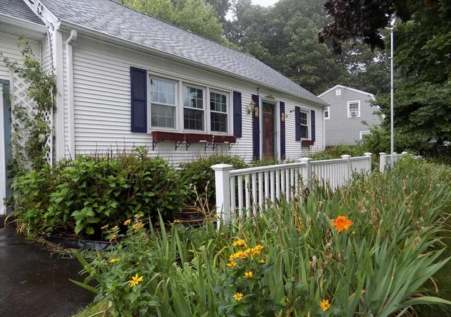 3rd image of 88 Knollwood Dr, Westfield, MA 01085 | MLS# 73557973