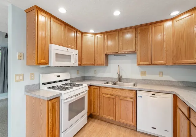 Photo 3 of Sale Pending at 281 Meeting House Path #281, Ashland, MA 01721 | MLS# 73563538 | Listing updated on 2026-09-04