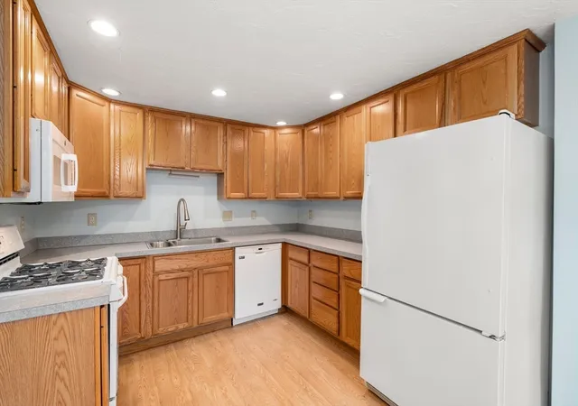 Photo 3 of Sale Pending at 281 Meeting House Path #281, Ashland, MA 01721 | MLS# 73563538 | Listing updated on 2026-09-04