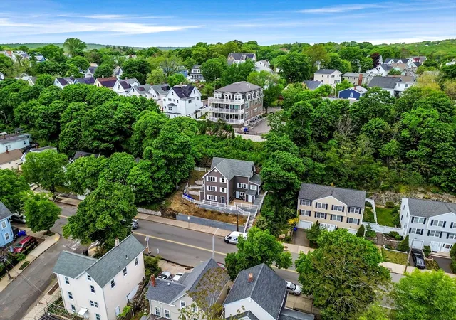 42nd image of 468 Salem St, Malden, MA 02148 | MLS# 73527683
