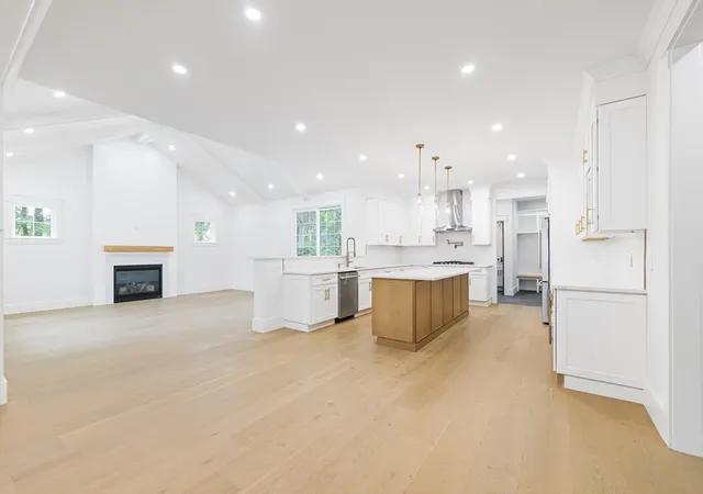 Photo 3 of Sale Pending at 7 Bennett St, Natick, MA 01760 | MLS# 73519631 | Listing updated on 2026-05-28