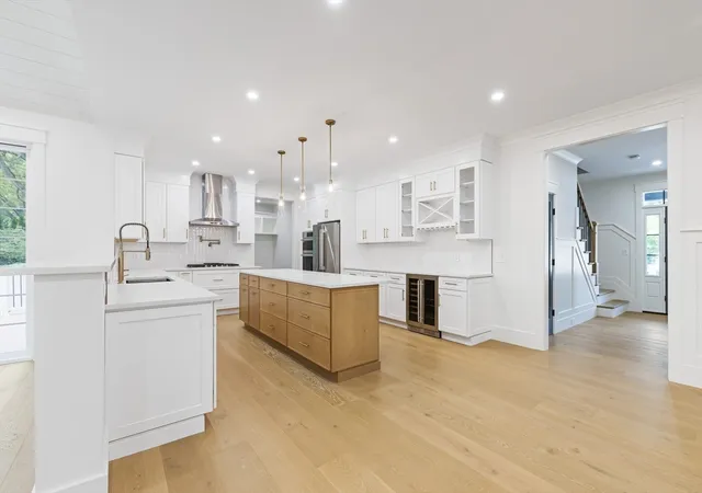 Photo 4 of Sale Pending at 7 Bennett St, Natick, MA 01760 | MLS# 73519631 | Listing updated on 2026-05-28