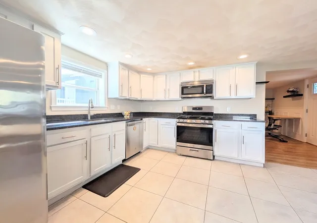 3rd image of 35 Francis St, Everett, MA 02149 | MLS# 73560003