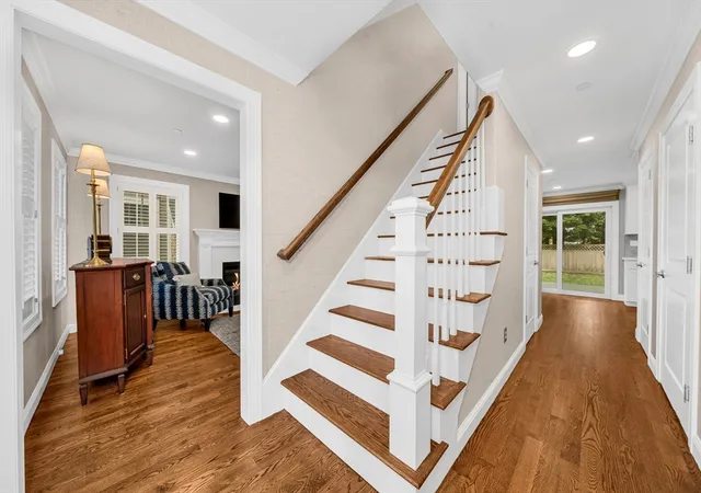 3rd image of 4 Roselett Way #4, Amesbury, MA 01913 | MLS# 73560202