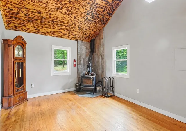 4th image of 243 Maquan St, Hanson, MA 02341 | MLS# 73538194