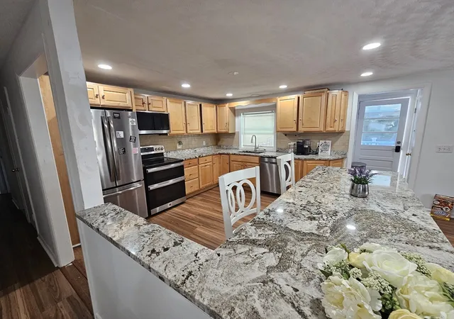 39th image of 10 Marmion Ave, Worcester, MA 01606 | MLS# 73563460
