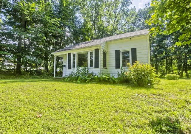 1st image of 40 Hadley St, South Hadley, MA 01075 | MLS# 73565973