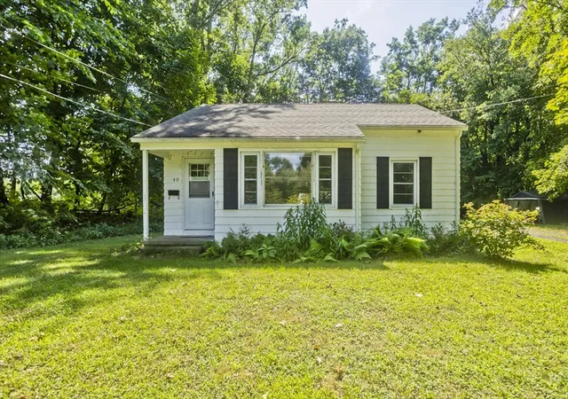 2nd image of 40 Hadley St, South Hadley, MA 01075 | MLS# 73565973