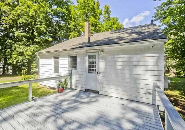 Photo 3 of Single family home for sale at 40 Hadley St, South Hadley, MA 01075 | MLS# 73565973 | Listing updated on 2026-09-28
