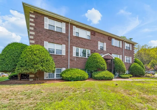 2nd image of 120 Parker St #24, Acton, MA 01720 | MLS# 73564514