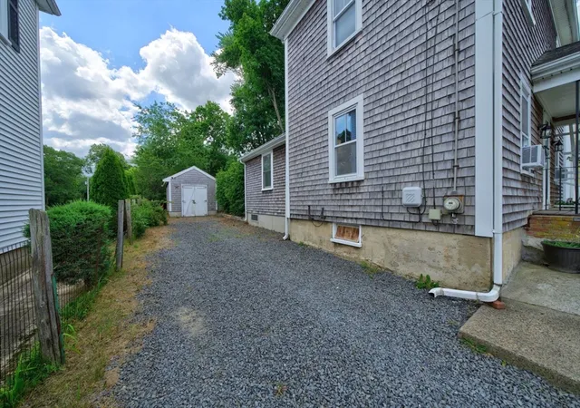 3rd image of 28 Smiths Ln, Kingston, MA 02364 | MLS# 73538398