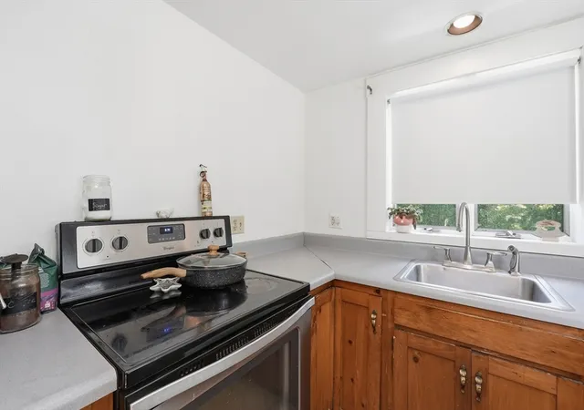 Photo 4 of Single family home for sale at 18 Fiske Hl Rd, Sturbridge, MA 01566 | MLS# 73564848 | Listing updated on 2026-09-17
