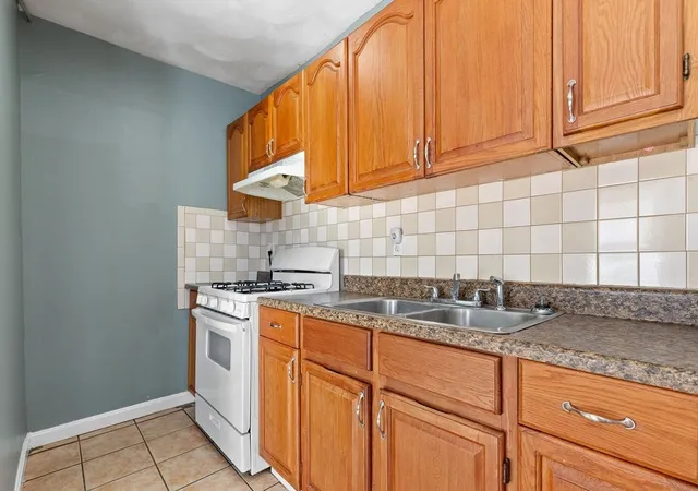 3rd image of 82-84 Webster St, Pawtucket, RI 02861 | MLS# 73519818
