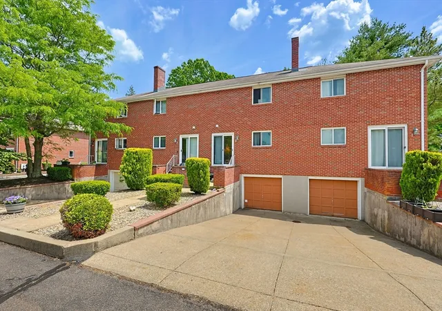 Homes for sale in Attleboro, MA | 417 Brown St, Attleboro, MA 02703 | Houzeo