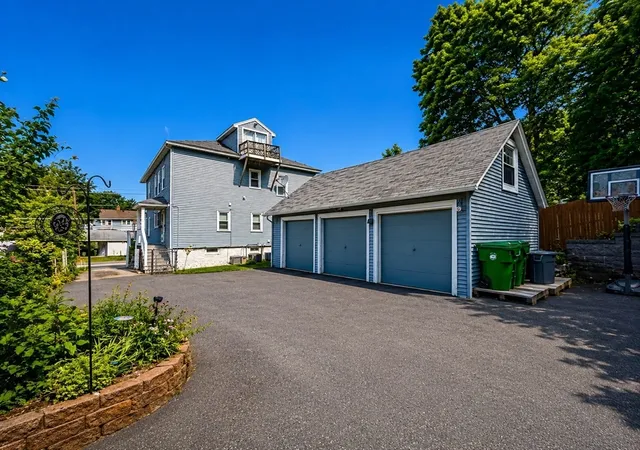 Photo 3 of Sale Pending at 189 Oak St, Clinton, MA 01510 | MLS# 73561676 | Listing updated on 2026-09-17