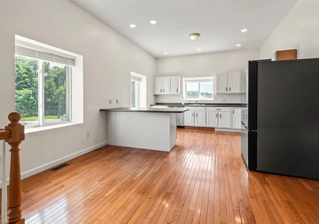 3rd image of 705 Southbridge St #A, Worcester, MA 01610 | MLS# 73562114