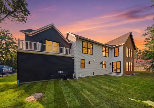 Photo 2 of Single family home for sale at 43 Pleasant St, Nahant, MA 01908 | MLS# 73554959 | Listing updated on 2026-09-12