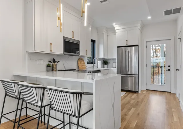 Listing Photo 4 - Condo for sale in building located at 599 Sea St, Quincy, MA 02169 - Unit #1