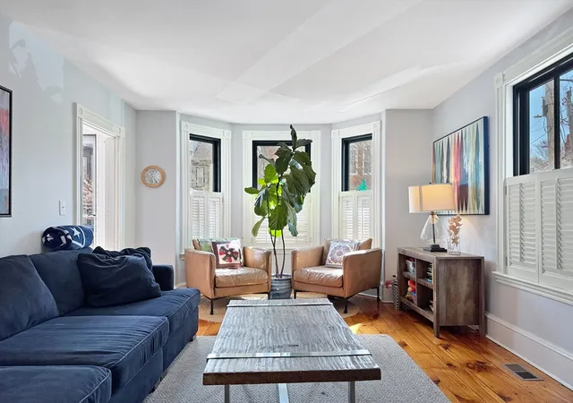 4th image of 82 Federal St, Newburyport, MA 01349