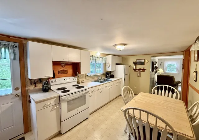 Homes for sale in Belchertown, MA | 753 Daniel Shays Hwy, Belchertown, MA 01007 | MLS# 73541177