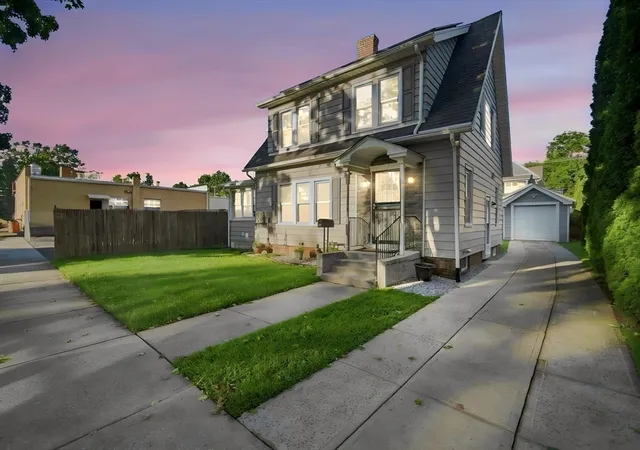 Photo 3 of Sale Pending at 15 Garland St, Springfield, MA 01118 | MLS# 73559863 | Listing updated on 2026-09-01