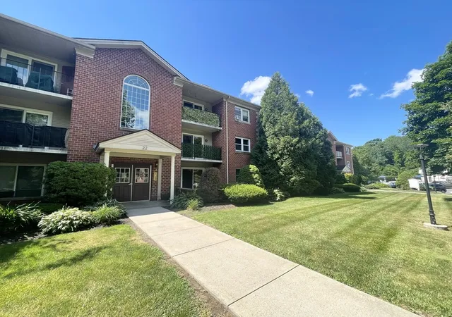 Homes for sale in Holyoke, MA | 22 Maple Crest Circle #D, Holyoke, MA 01040 | MLS# 73541403