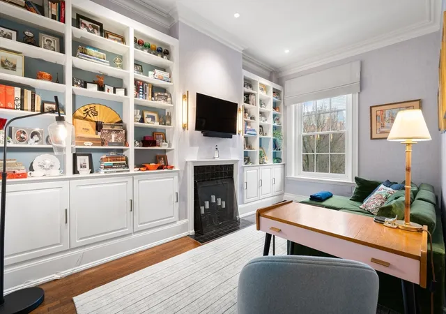 5th image of 205 Commonwealth Ave, Boston, MA 02116