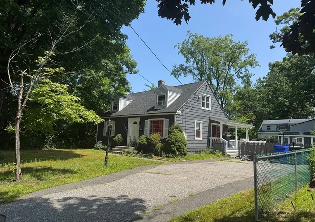 Photo 2 of Single family home for sale at 119 Massreco St, Springfield, MA 01109 | MLS# 73551832 | Listing updated on 2026-09-19