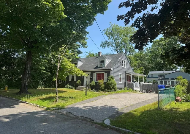 Photo 3 of Single family home for sale at 119 Massreco St, Springfield, MA 01109 | MLS# 73551832 | Listing updated on 2026-09-19