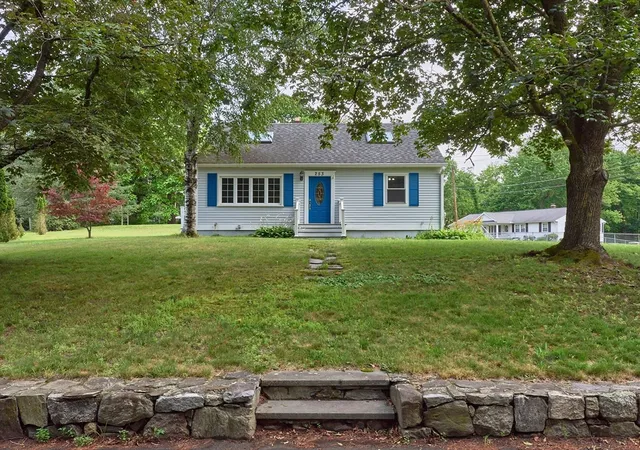 2nd image of 253 Central St, Hudson, MA 01749 | MLS# 73554811