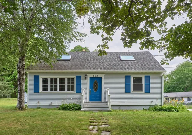 Photo 3 of Sale Pending at 253 Central St, Hudson, MA 01749 | MLS# 73554811 | Listing updated on 2026-09-05