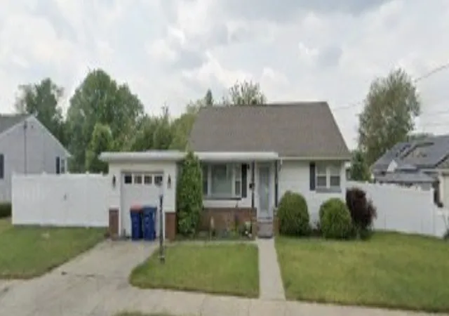 1st image of 401 Whitlow St, New Bedford, MA 02746 | MLS# 73563644