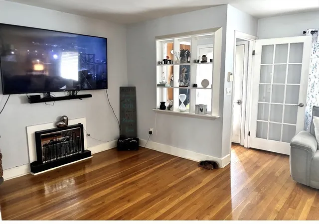 Photo 3 of Single family home for sale at 401 Whitlow St, New Bedford, MA 02746 | MLS# 73563644 | Listing updated on 2026-09-26