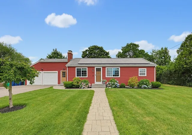 1st image of 11 Vernon Pl, Seekonk, MA 02771 | MLS# 73550459