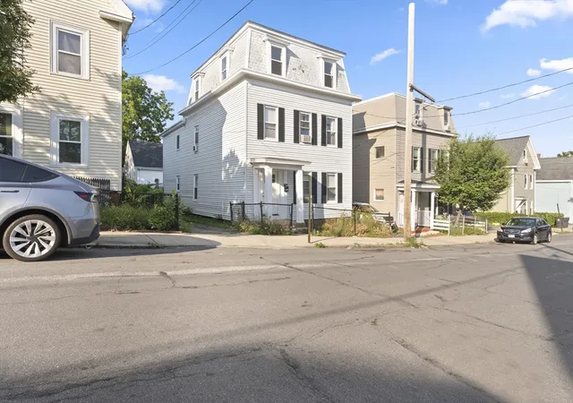 Homes for sale in Haverhill, MA | 13 1/2 Grove St, Haverhill, MA 01832 | MLS# 73547736