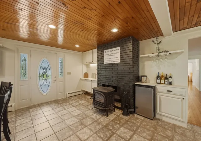 2nd image of 90 Rounsevell Rd, Tewksbury, MA 01876 | MLS# 73551171