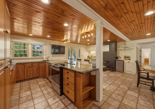4th image of 90 Rounsevell Rd, Tewksbury, MA 01876 | MLS# 73551171