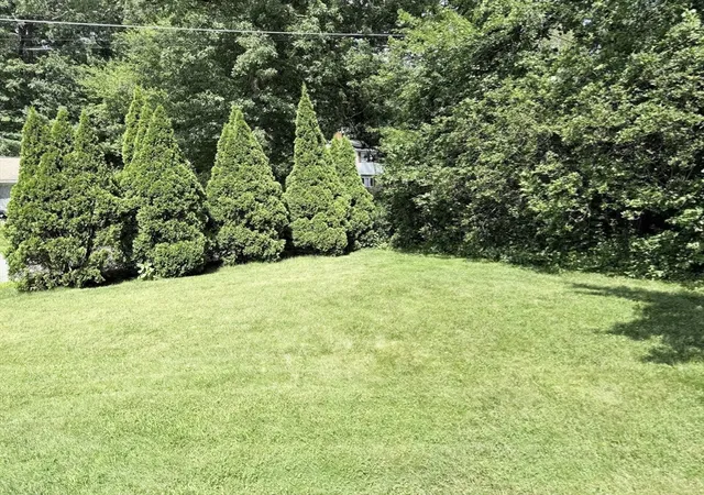 Photo 2 of Sale Pending at 8 Warren Rd, Auburn, MA 01501 | MLS# 73565079 | Listing updated on 2026-09-08