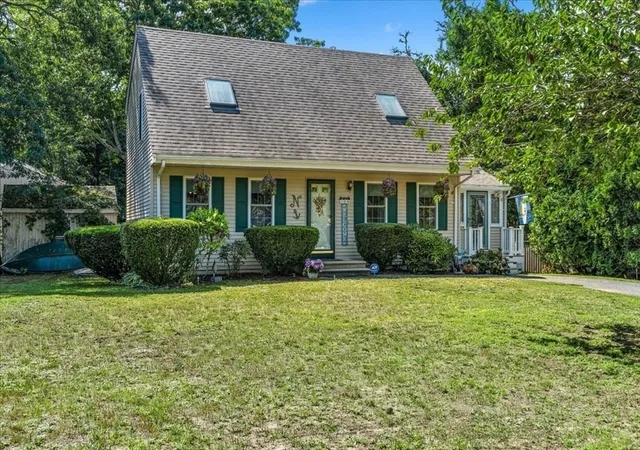 Photo 3 of Single family home for sale at 108 Wareham Lake Shore Dr, Wareham, MA 02538 | MLS# 73568206 | Listing updated on 2026-10-04