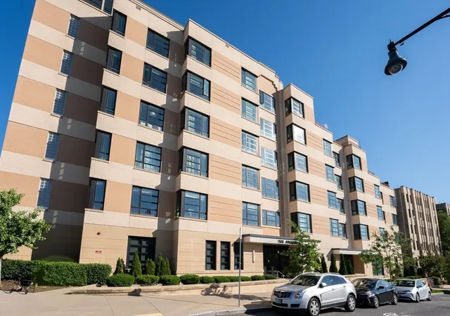 1st image of 1650 Commonwealth Ave #309, Brighton, MA 02135 | MLS# 73558475
