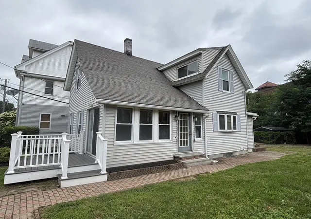 3rd image of 31 Woodward St, Worcester, MA 01610 | MLS# 73565936