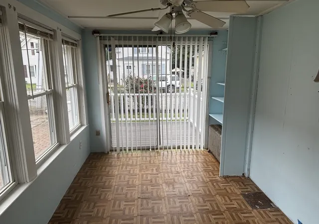 5th image of 31 Woodward St, Worcester, MA 01610 | MLS# 73565936
