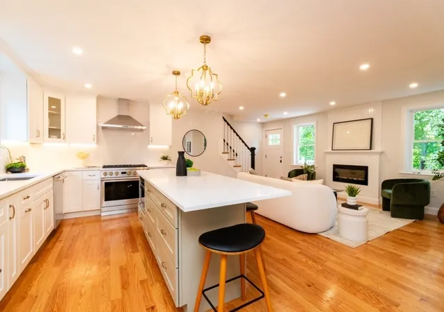 4th image of 22 Bellevue St #2, West Roxbury, MA 02132 | MLS# 73556623