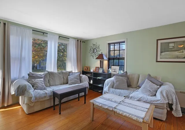 4th image of 51 Lantern Ln, Vineyard Haven, MA 02568 | MLS# 73503536