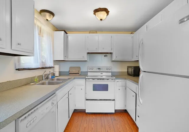 5th image of 51 Lantern Ln, Vineyard Haven, MA 02568 | MLS# 73503536