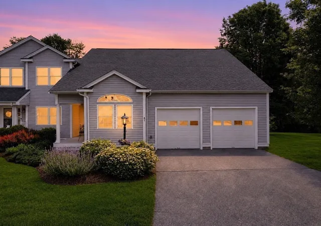 Homes for sale in Whitman, MA | 877 Auburnville Way #A1, Whitman, MA 02382 | MLS# 73545350