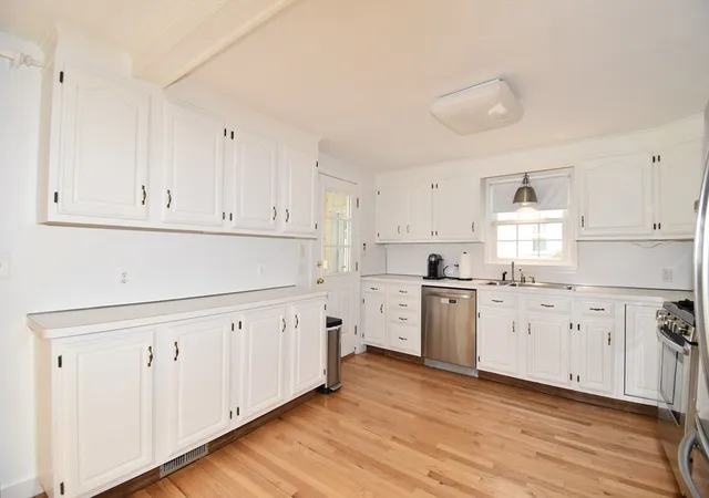 Photo 4 of Sale Pending at 25 Speight Arden, East Longmeadow, MA 01028 | MLS# 73568192 | Listing updated on 2026-09-18