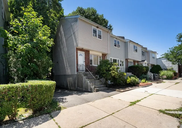 32nd image of 136 A Belgrade Ave, Roslindale, MA 02131 | MLS# 73559605