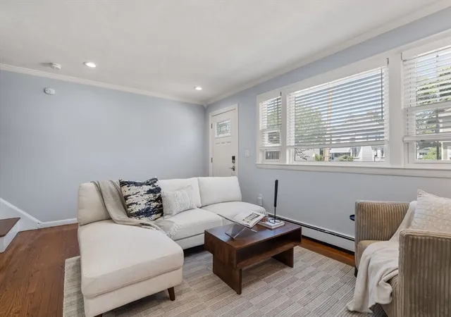3rd image of 136-A Belgrade Ave, Roslindale, MA 02131 | MLS# 73559605