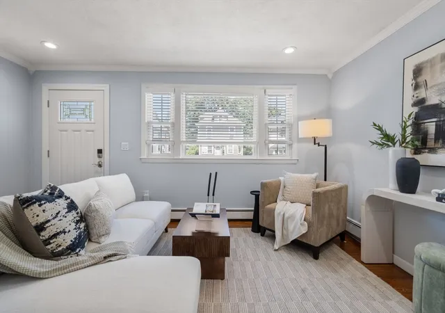4th image of 136-A Belgrade Ave, Roslindale, MA 02131 | MLS# 73559605